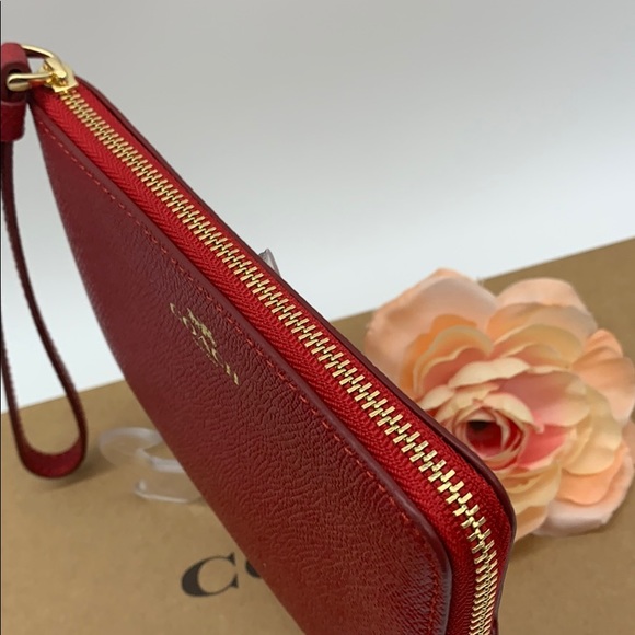 COACH Corner Zip Wristlet True Red/Light Gold - Picture 5 of 8